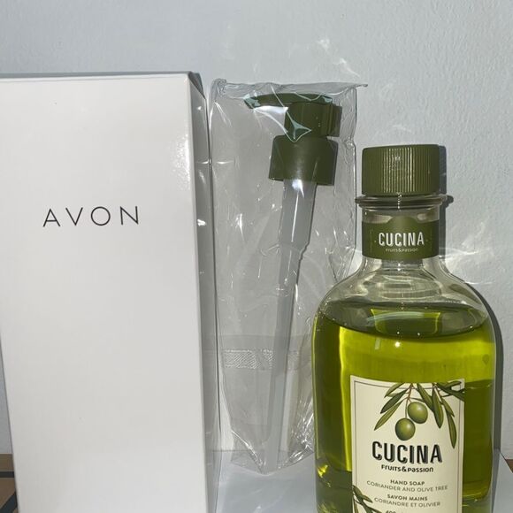 AVON CUCINA FRUITS&PASSION CUCINA HAND SOAP CORIANDER & OLIVE TREE 13.5 FL OZ - Picture 3 of 4